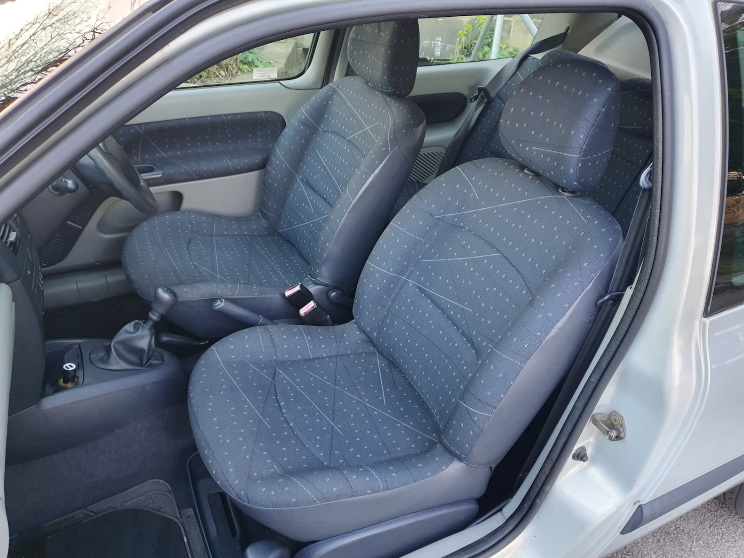 Used Renault Clio 2002 for sale - 77935236: Photo 18