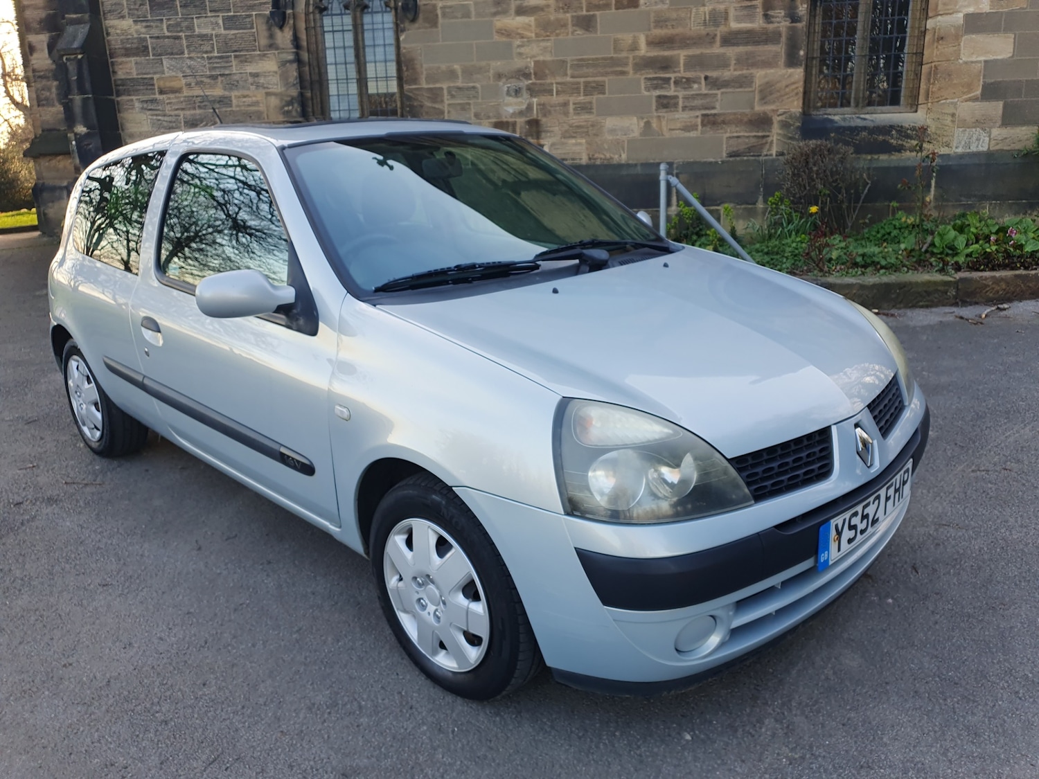 Used Renault Clio 2002 for sale - 77935236: Photo 2