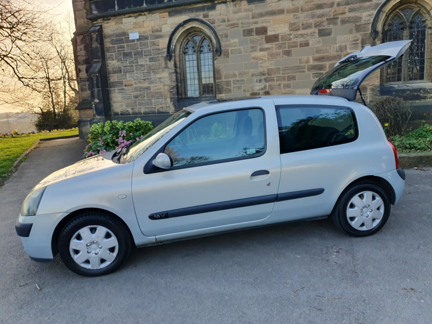 Used Renault Clio 2002 for sale - 77935236: Photo 21
