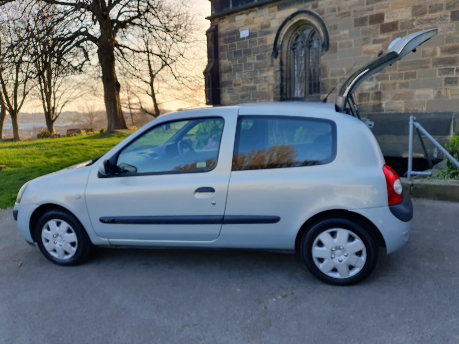 Used Renault Clio 2002 for sale - 77935236: Photo 22