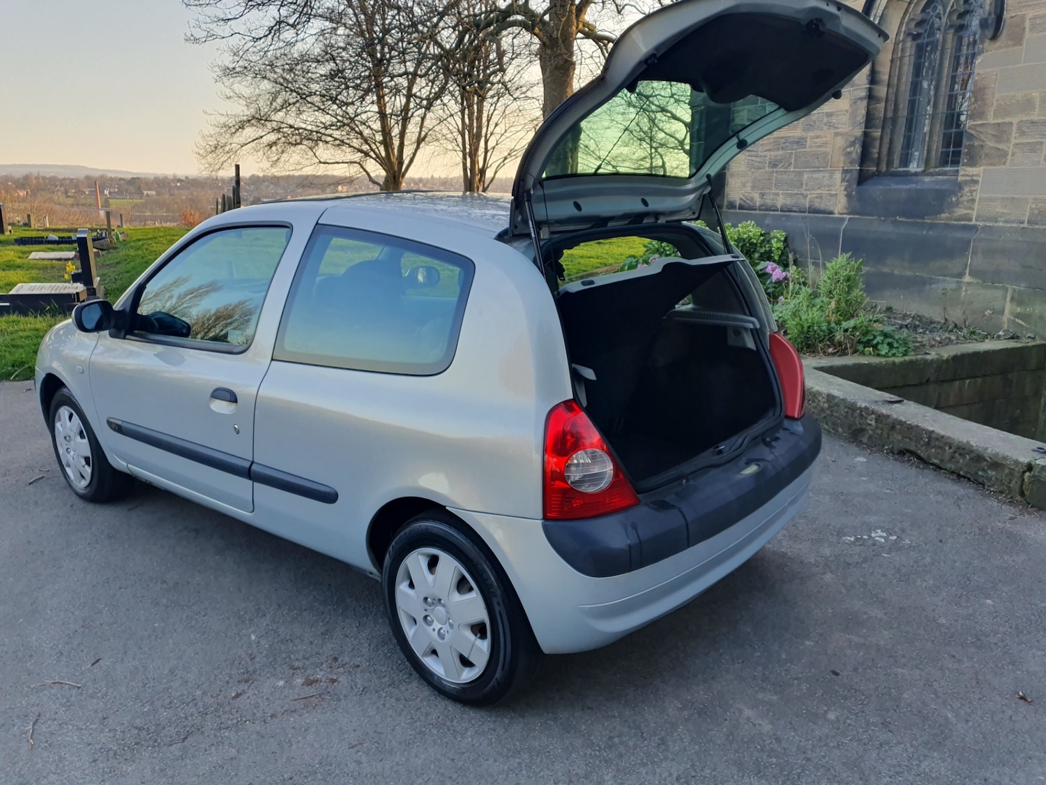 Used Renault Clio 2002 for sale - 77935236: Photo 23