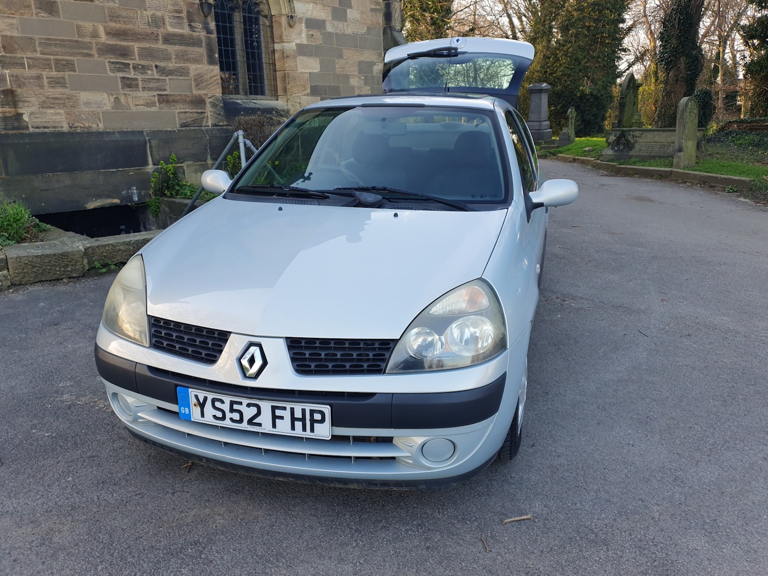 Used Renault Clio 2002 for sale - 77935236: Photo 42