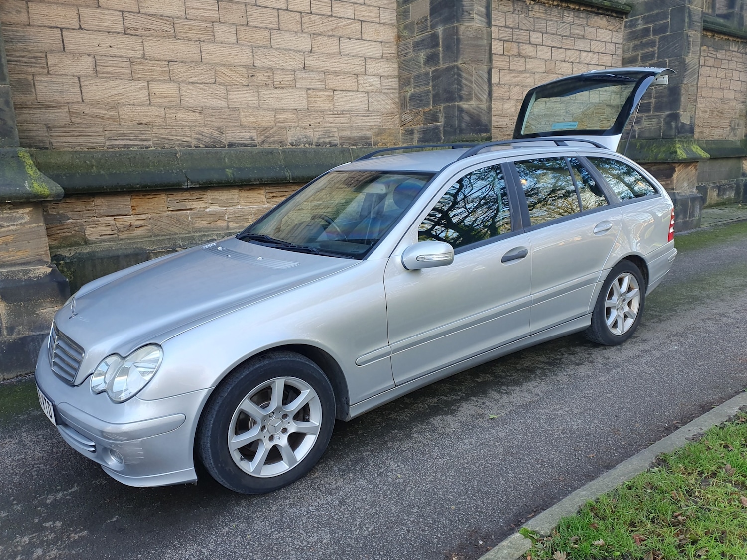 Used Mercedes-Benz C Class 2008 for sale - 76626756: Photo 1