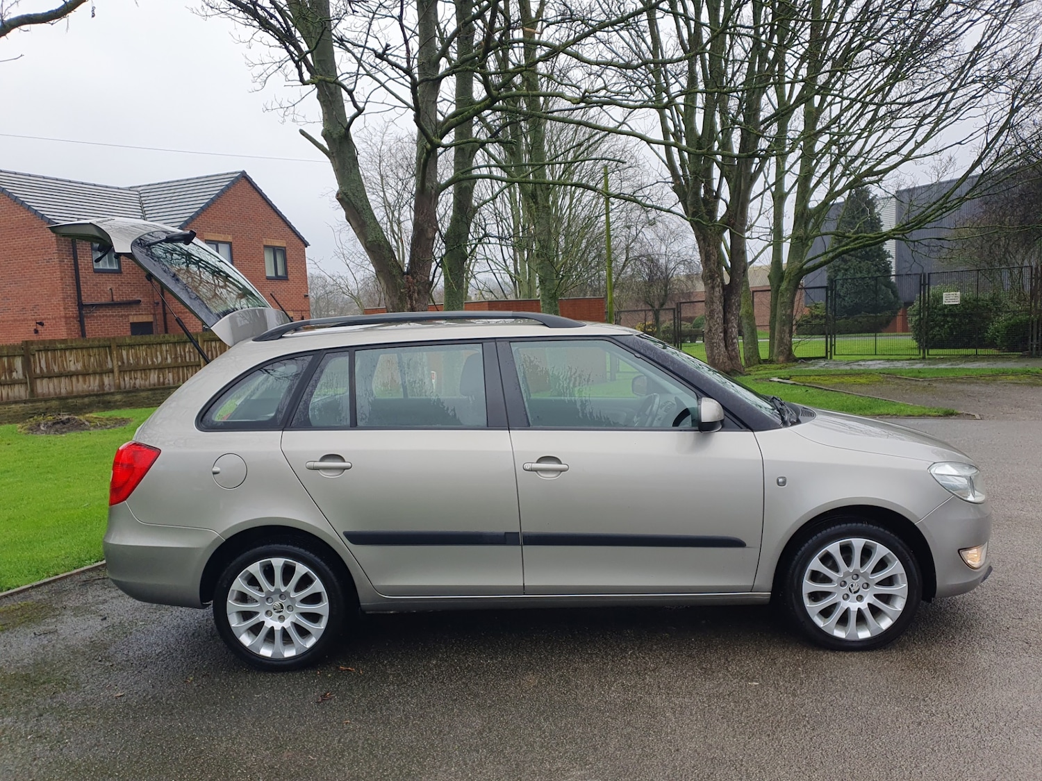 Used Skoda Fabia 2014 for sale - 77323653: Photo 4
