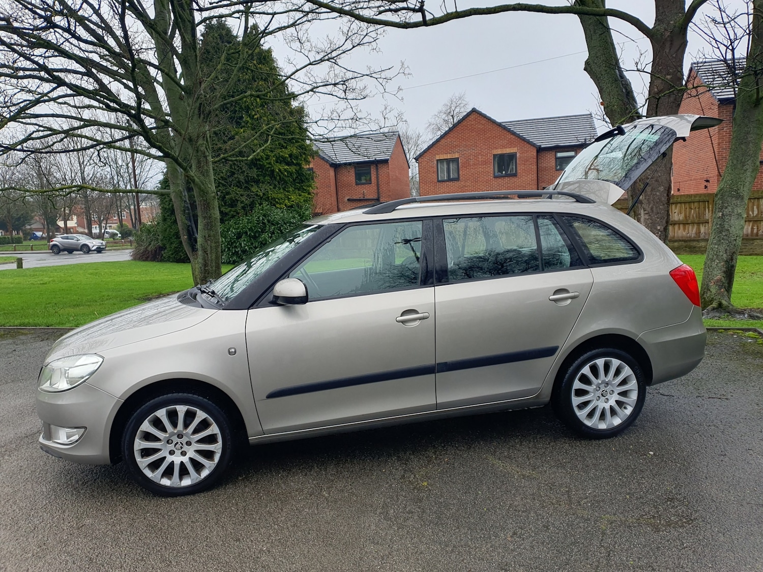 Used Skoda Fabia 2014 for sale - 77323653: Photo 5