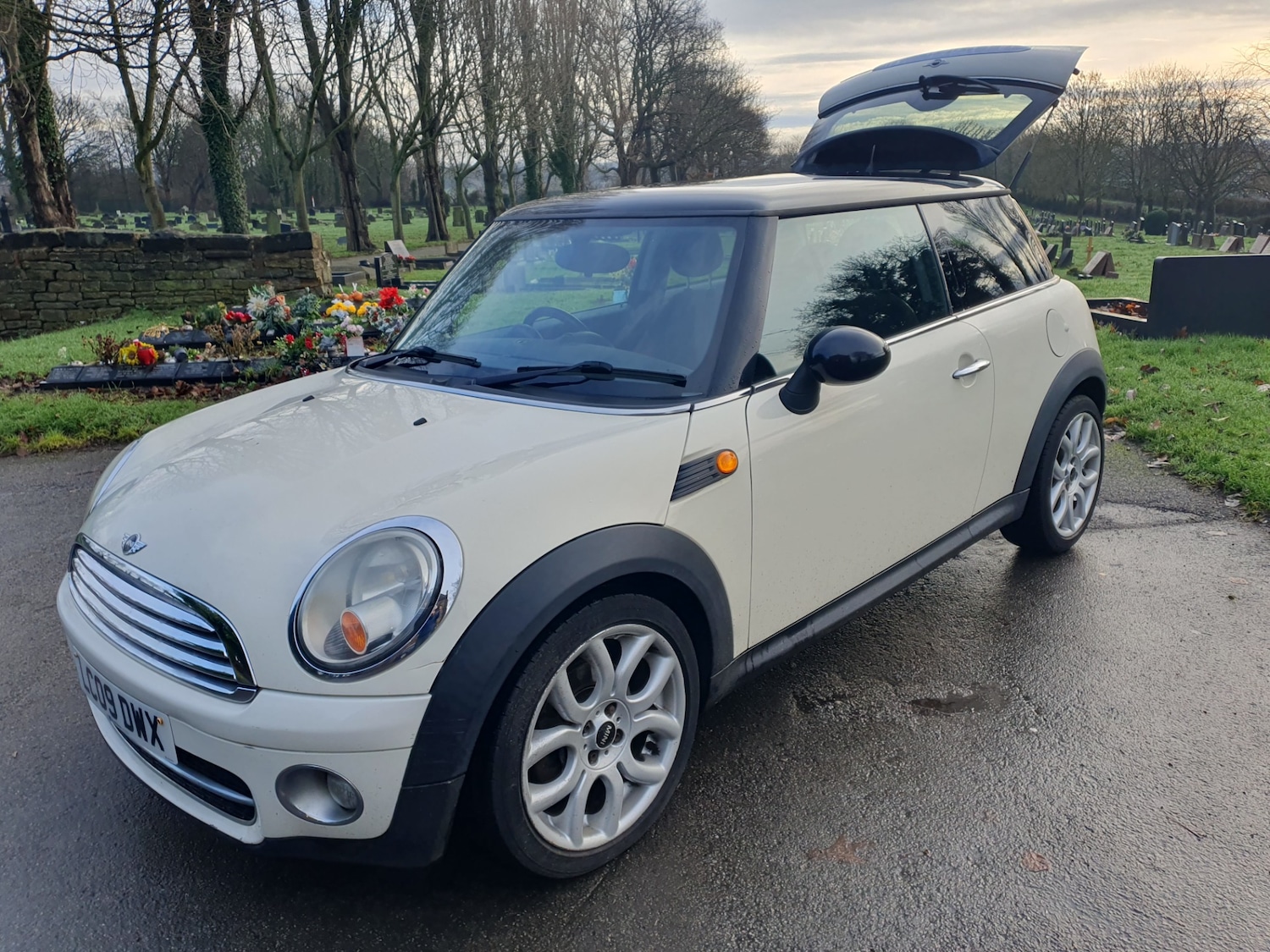 Used MINI Hatch 2009 for sale - 77482236: Photo 2