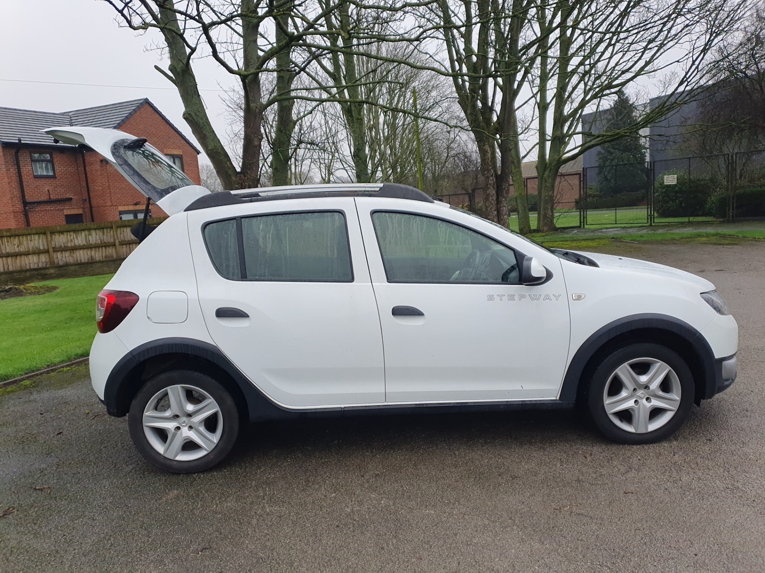 Used Dacia Sandero Stepway 2016 for sale - 77506023: Photo 3