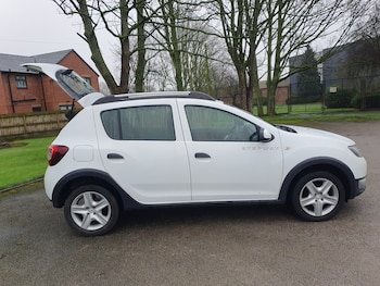 Used Dacia Sandero Stepway 2016 for sale - 77506023: Photo