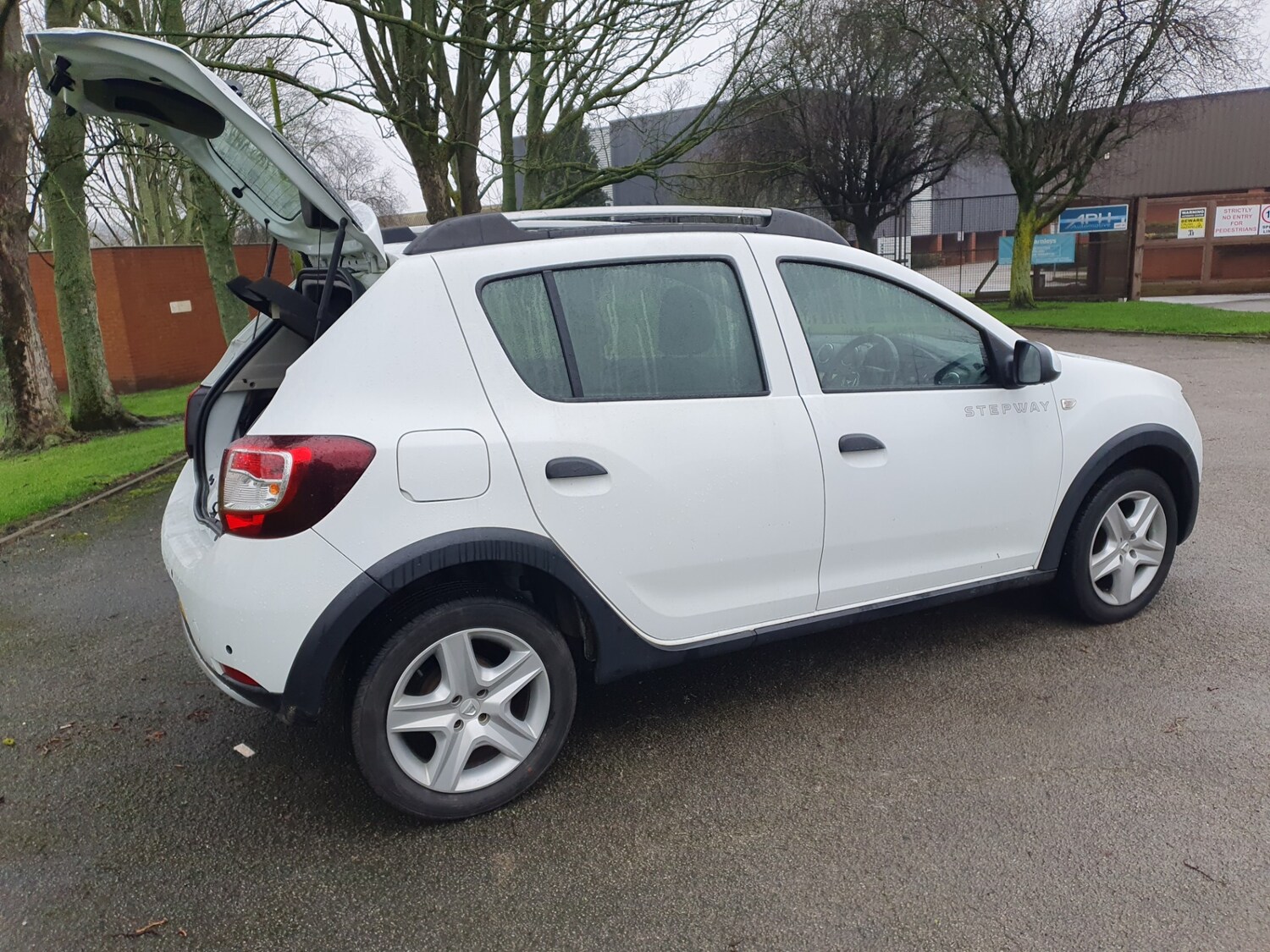 Used Dacia Sandero Stepway 2016 for sale - 77506023: Photo 6