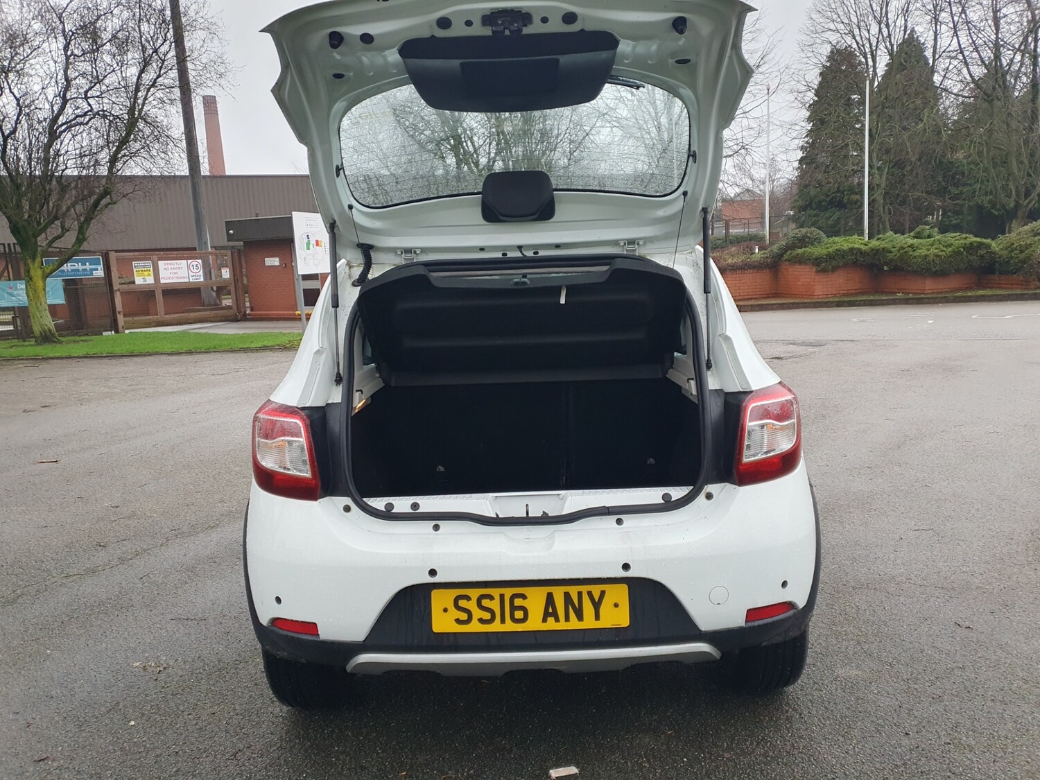 Used Dacia Sandero Stepway 2016 for sale - 77506023: Photo 8