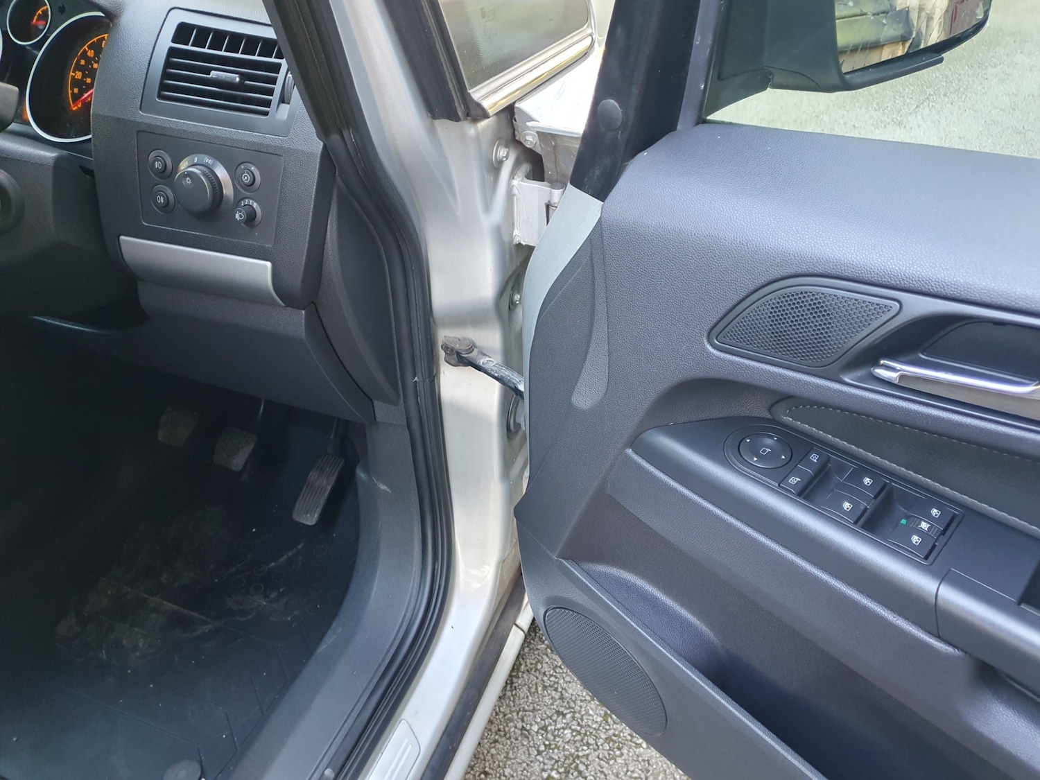 Used Vauxhall Zafira 2011 for sale - 76374489: Photo 39