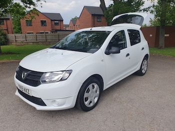 Used Dacia Sandero 2015 for sale - 78523816: Photo