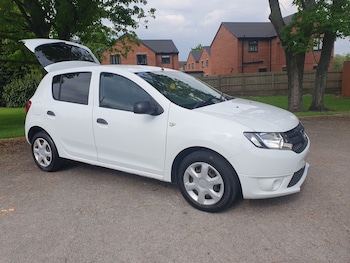 Used Dacia Sandero 2015 for sale - 78523816: Photo