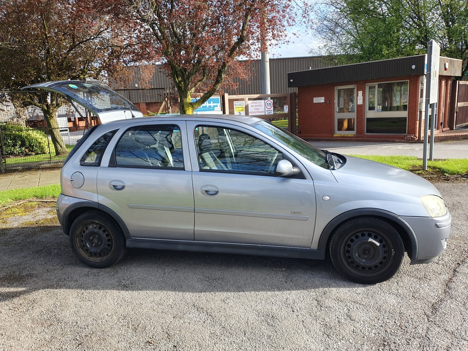 Used Vauxhall Corsa 2006 for sale - 78140552: Photo 3