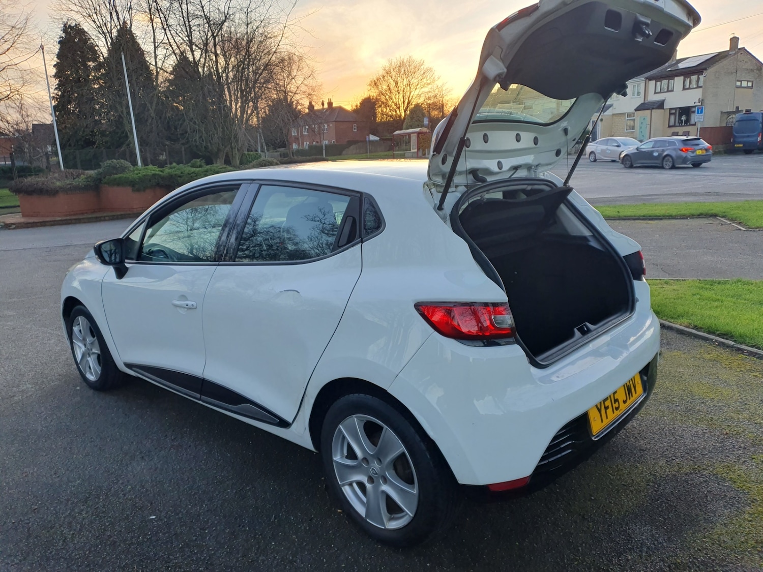 Used Renault Clio 2015 for sale - 76780432: Photo 10