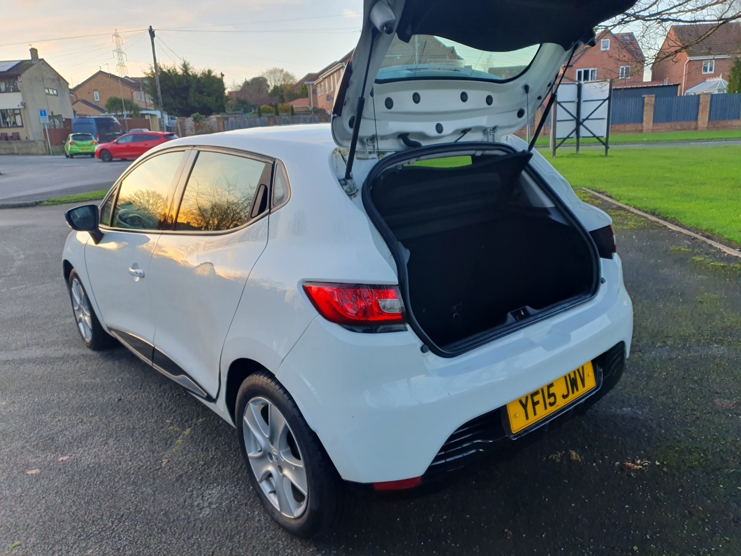 Used Renault Clio 2015 for sale - 76780432: Photo 18