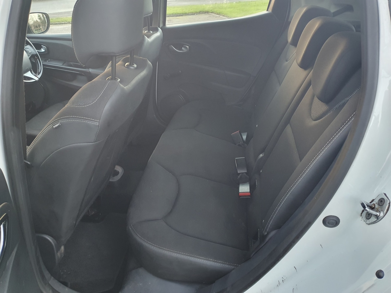 Used Renault Clio 2015 for sale - 76780432: Photo 29