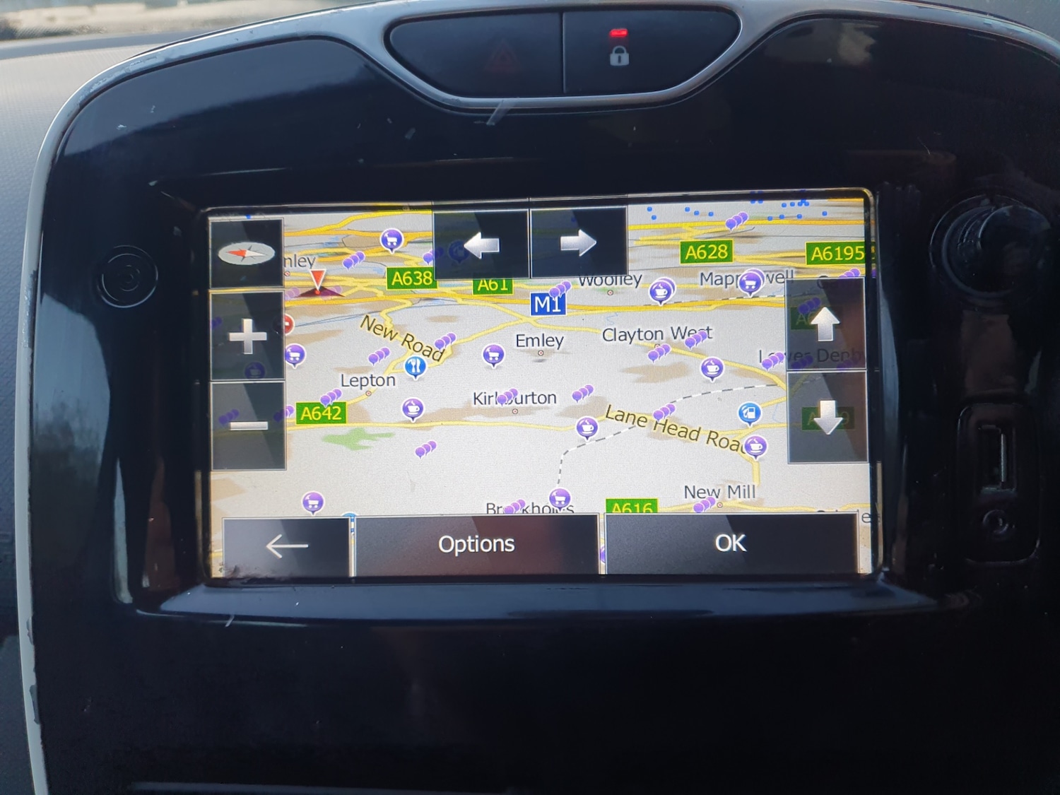 Used Renault Clio 2015 for sale - 76780432: Photo 35