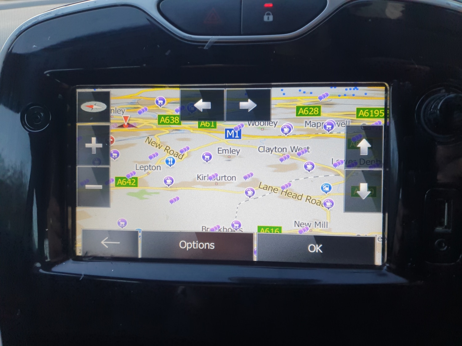 Used Renault Clio 2015 for sale - 76780432: Photo 37