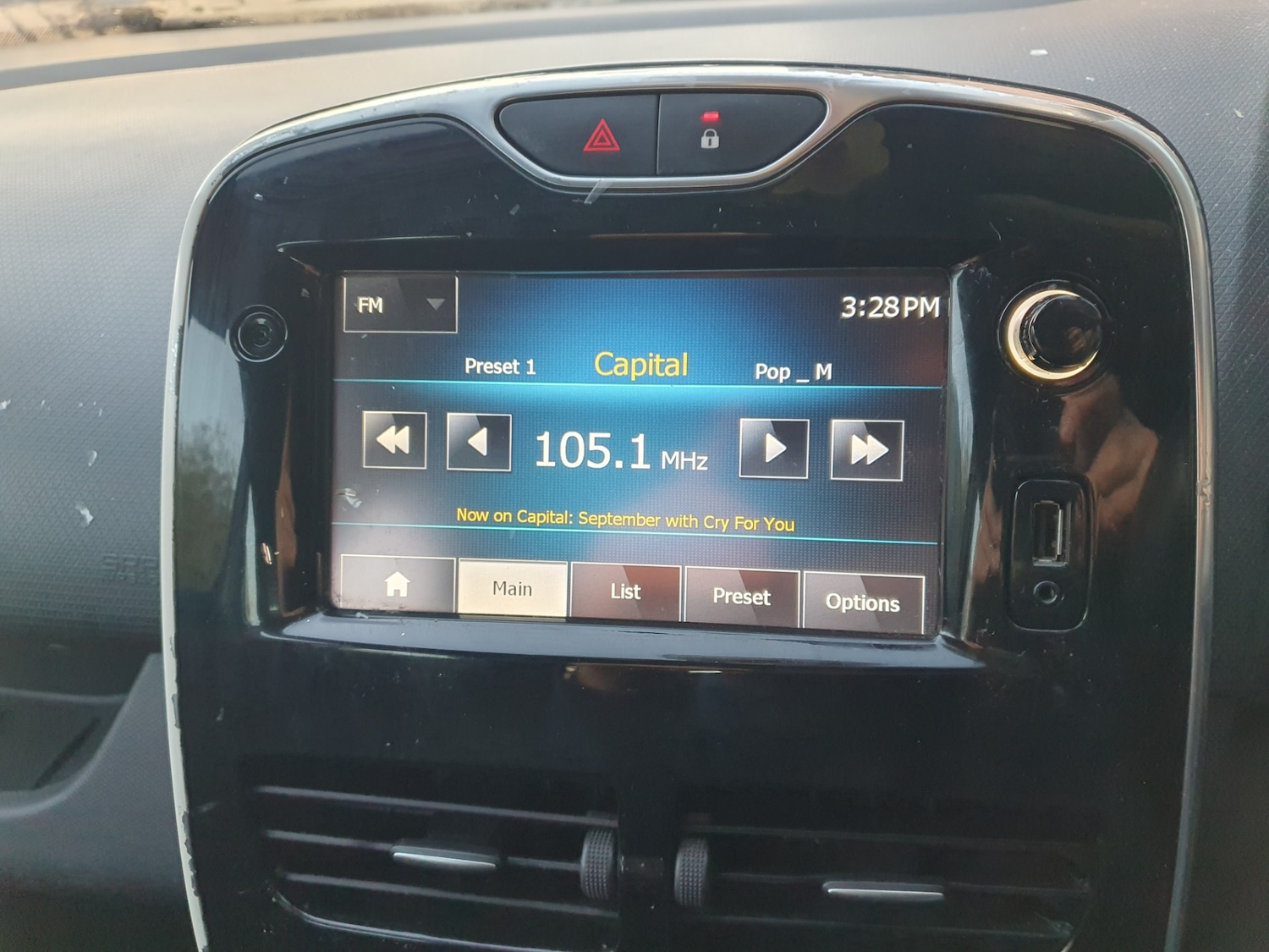 Used Renault Clio 2015 for sale - 76780432: Photo 42