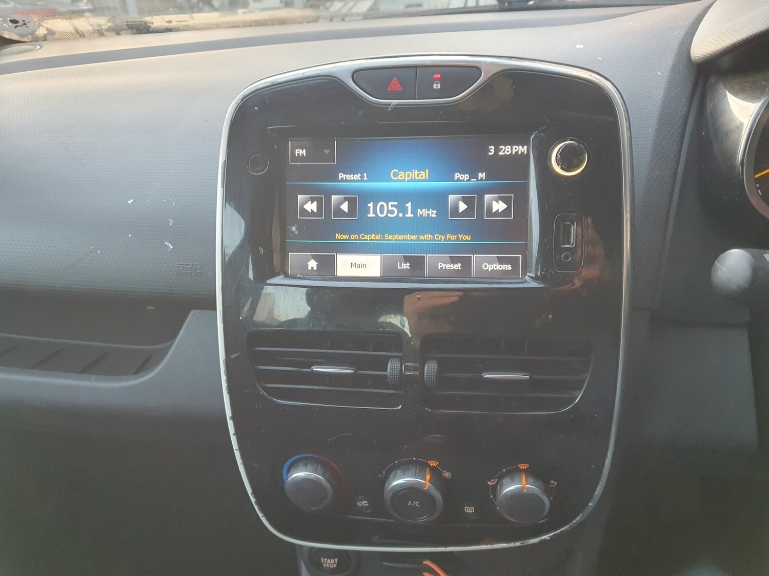 Used Renault Clio 2015 for sale - 76780432: Photo 43