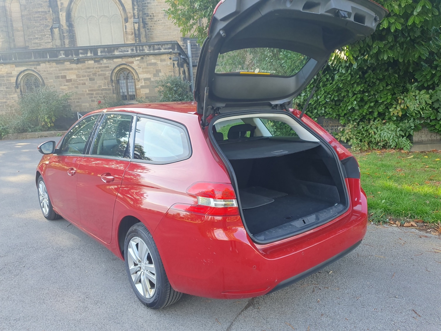 Used Peugeot 308 2014 for sale - 76117148: Photo 19