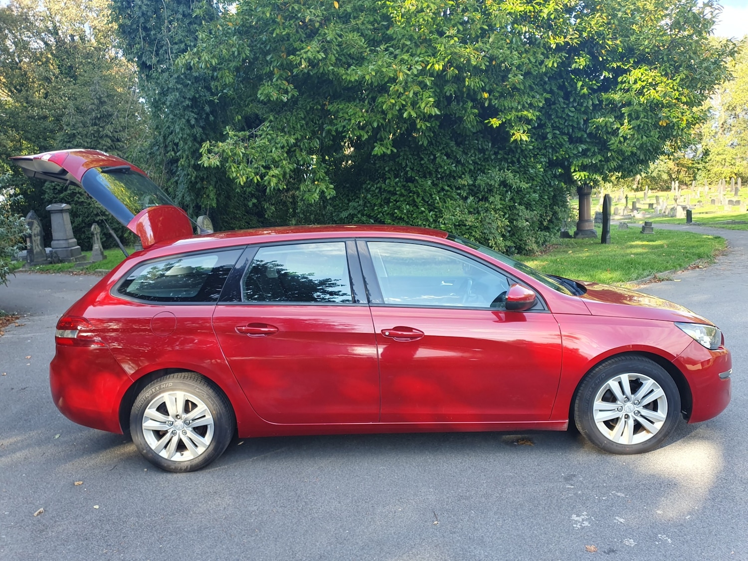 Used Peugeot 308 2014 for sale - 76117148: Photo 2
