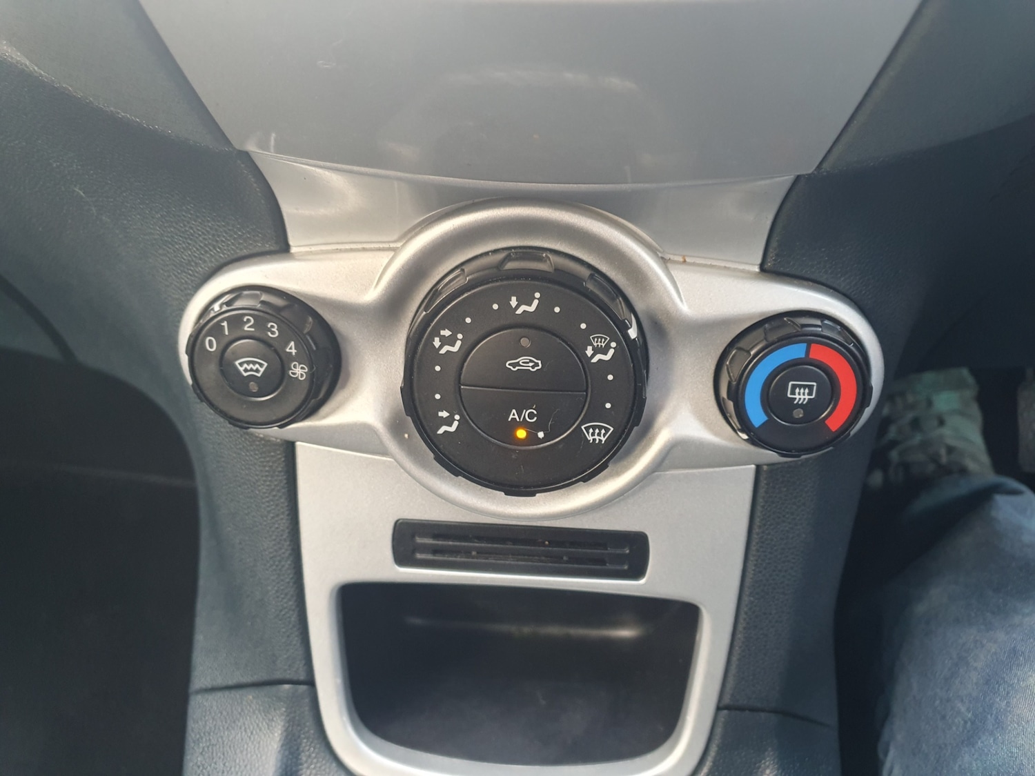 Used Ford Fiesta 2010 for sale - 77763178: Photo 21