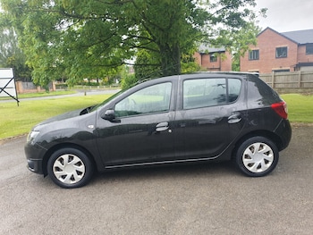 Used Dacia Sandero 2013 for sale - 78607210: Photo
