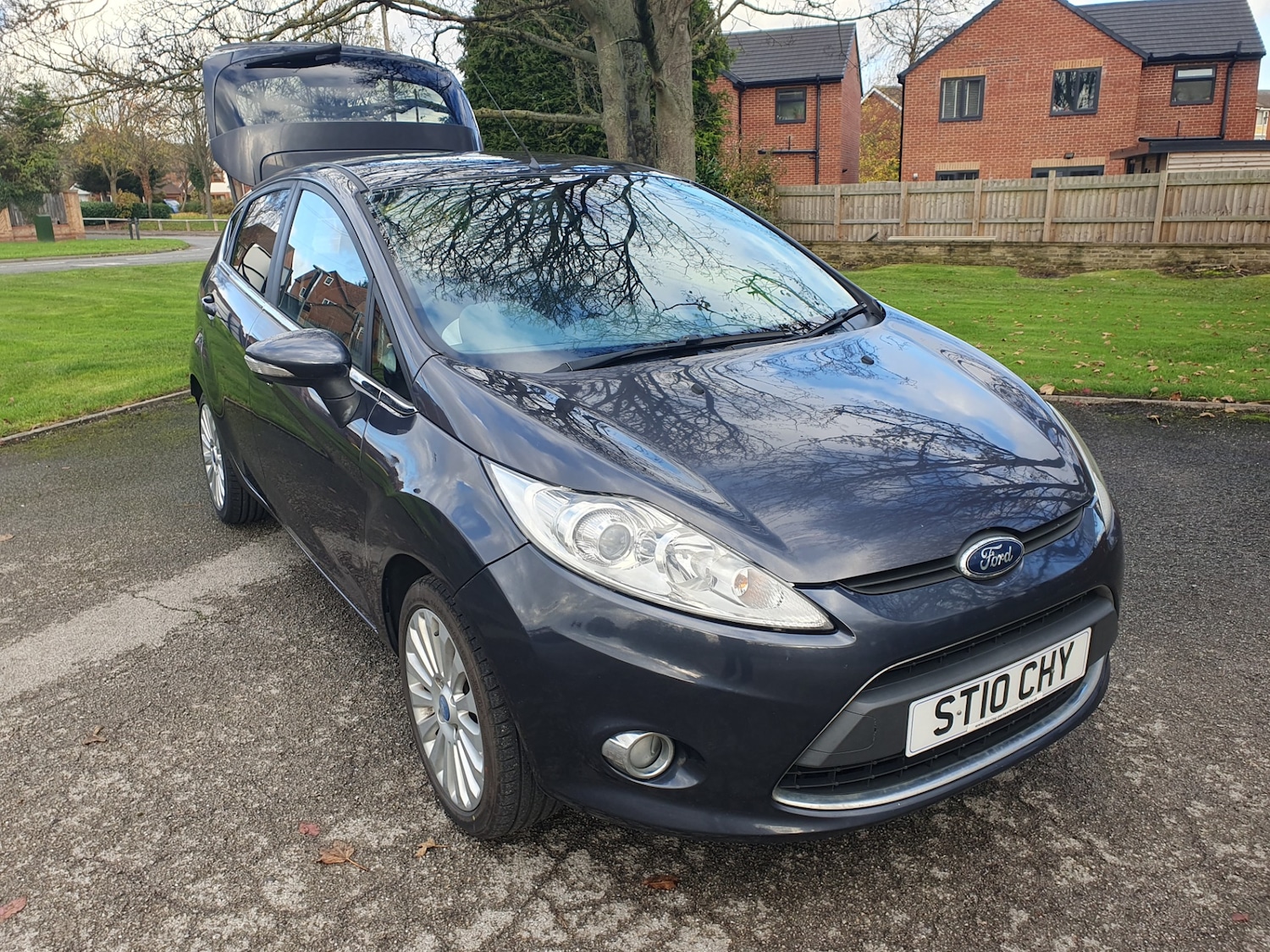 Used Ford Fiesta 2010 for sale - 76565960: Photo 1
