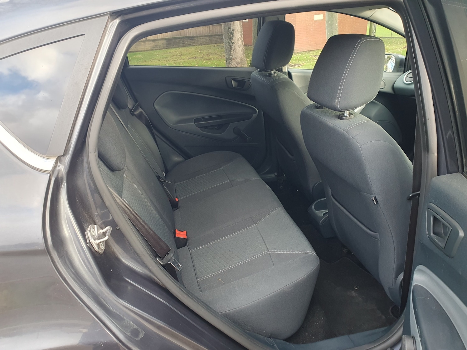 Used Ford Fiesta 2010 for sale - 76565960: Photo 11