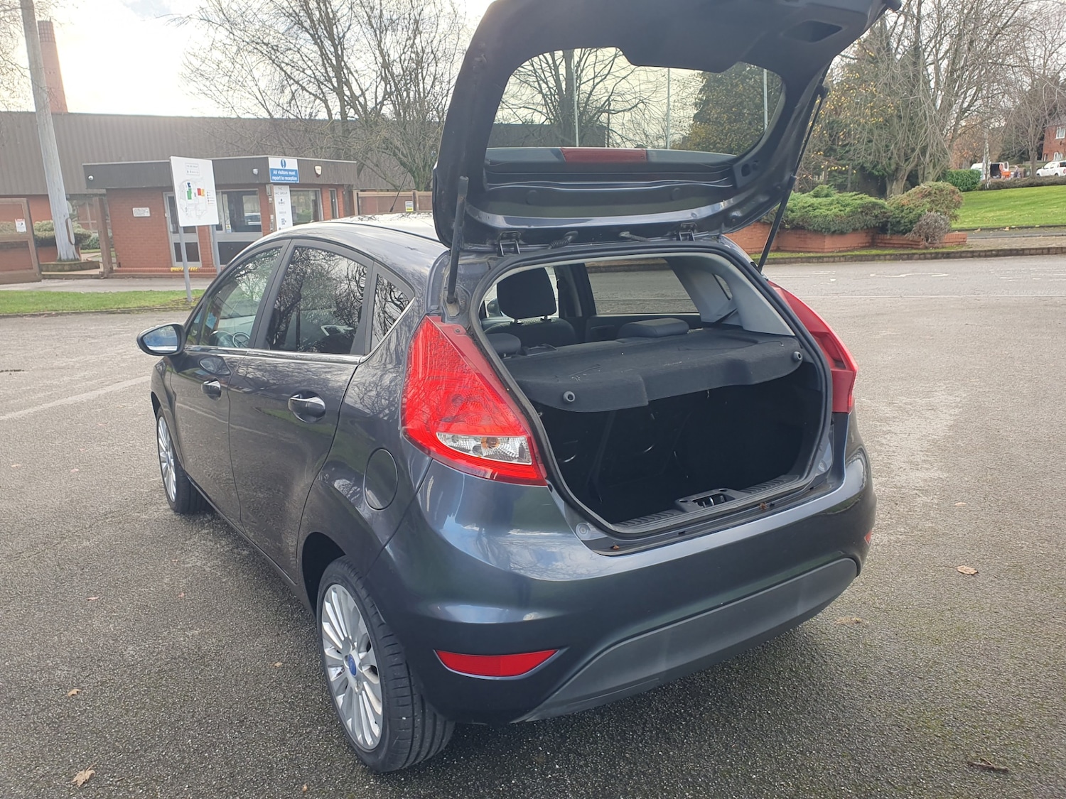 Used Ford Fiesta 2010 for sale - 76565960: Photo 17