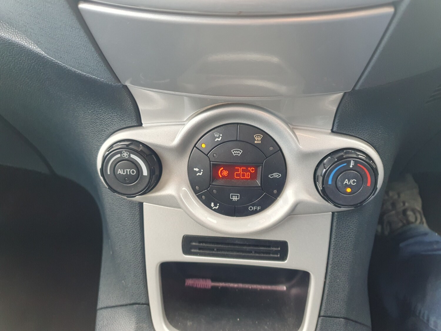 Used Ford Fiesta 2010 for sale - 76565960: Photo 22