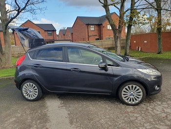 Used Ford Fiesta 2010 for sale - 76565960: Photo