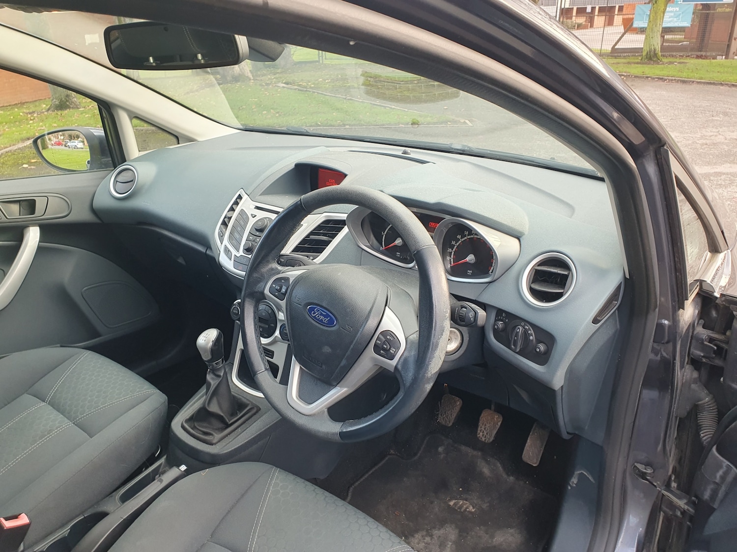 Used Ford Fiesta 2010 for sale - 76565960: Photo 8