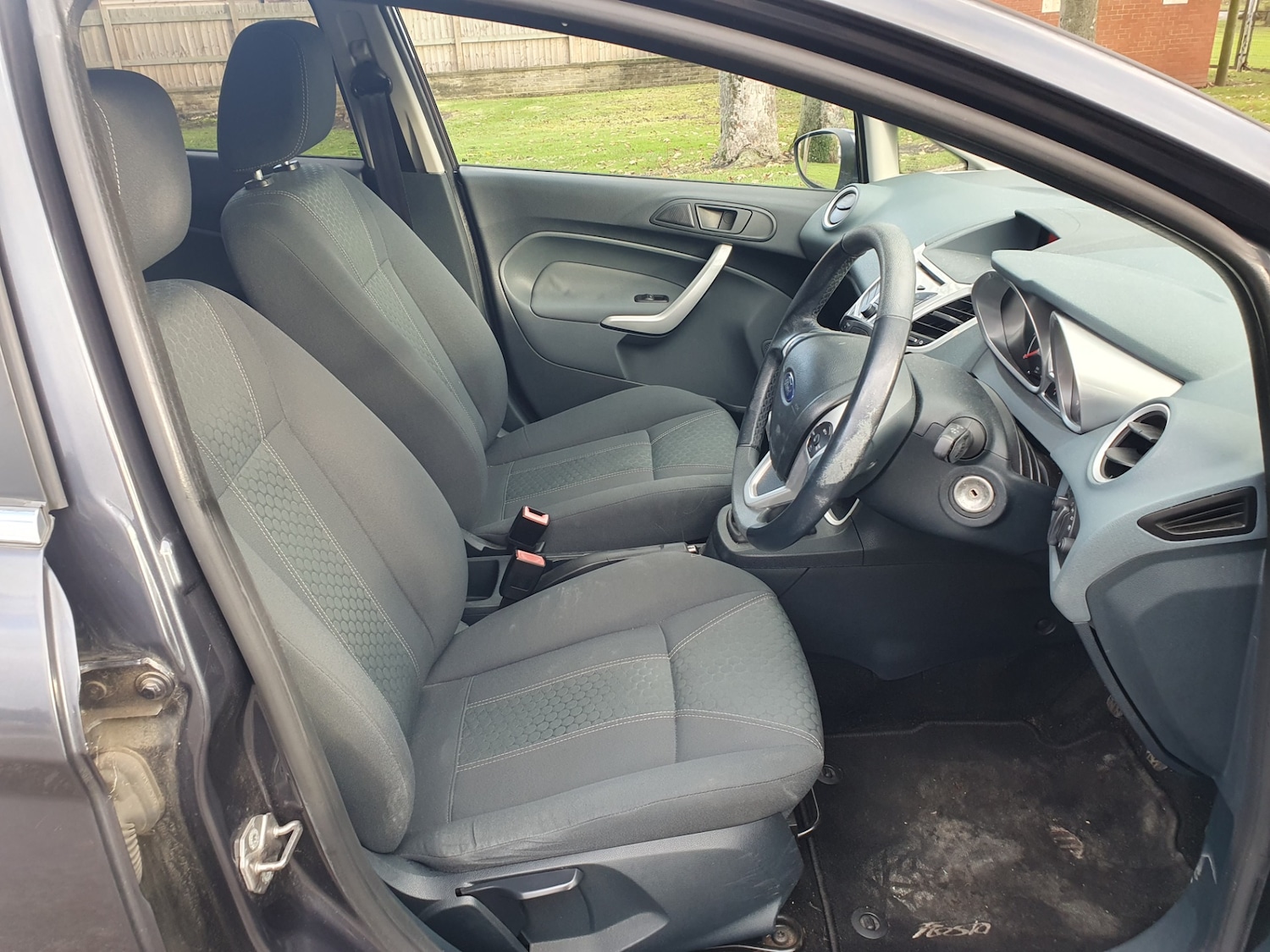 Used Ford Fiesta 2010 for sale - 76565960: Photo 9