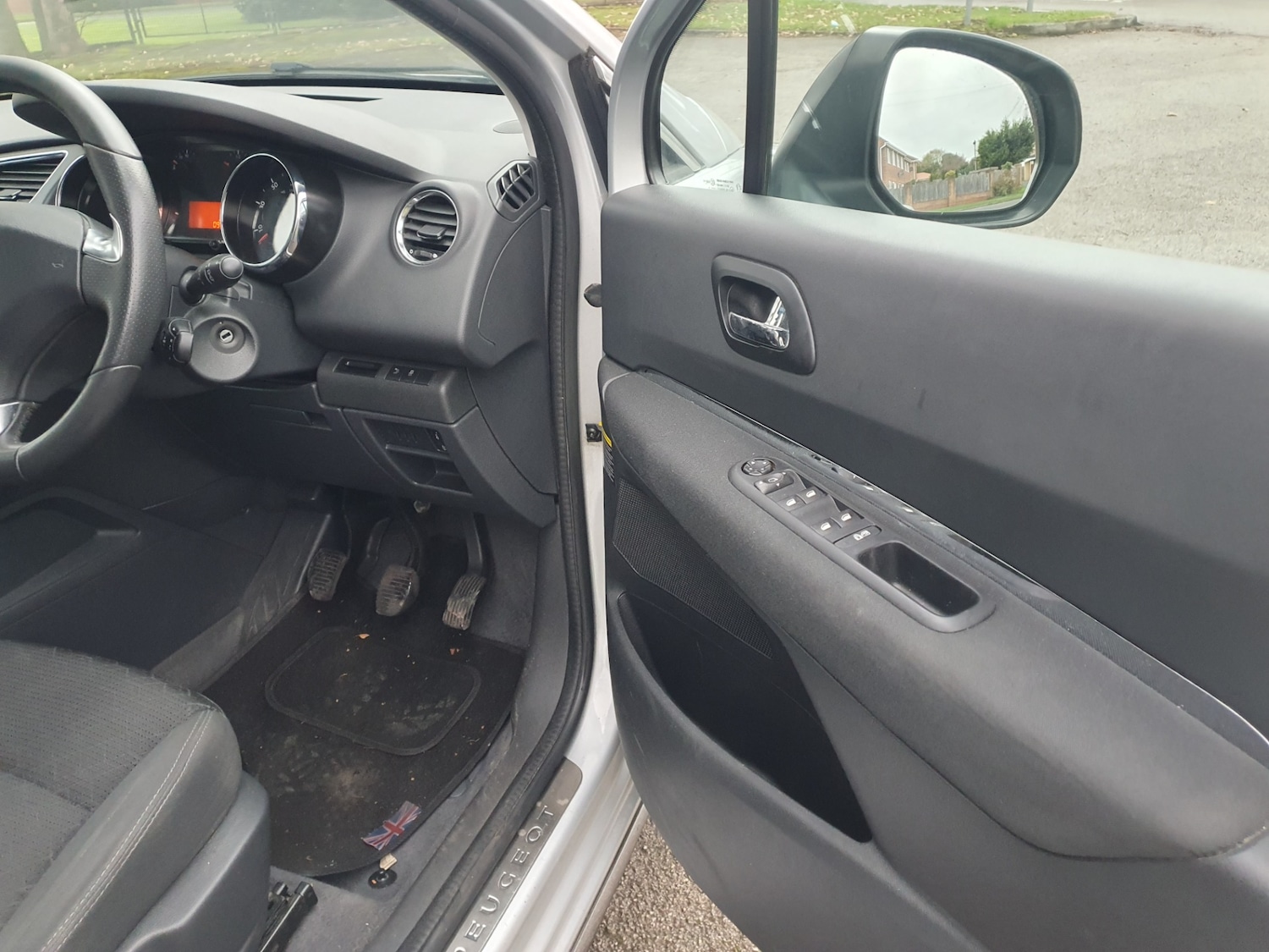 Used Peugeot 3008 2014 for sale - 76664316: Photo 35