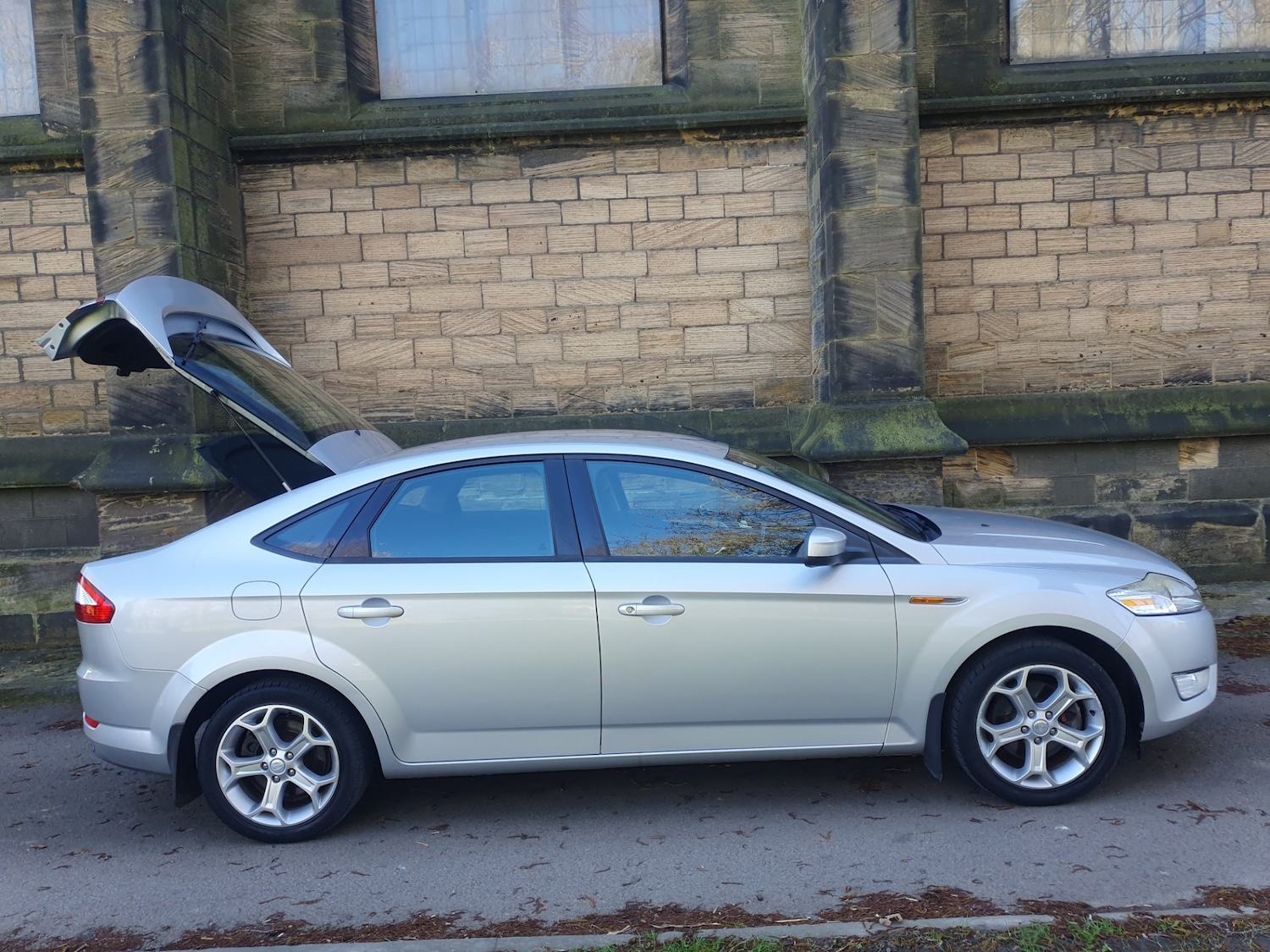 Used Ford Mondeo 2011 for sale - 77917224: Photo 14