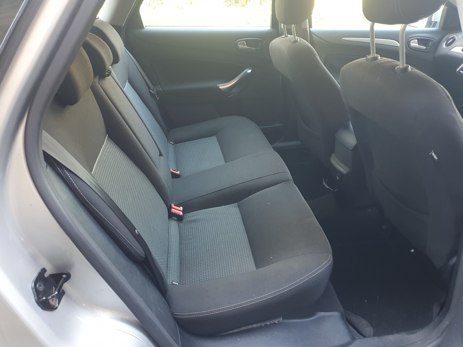 Used Ford Mondeo 2011 for sale - 77917224: Photo 28