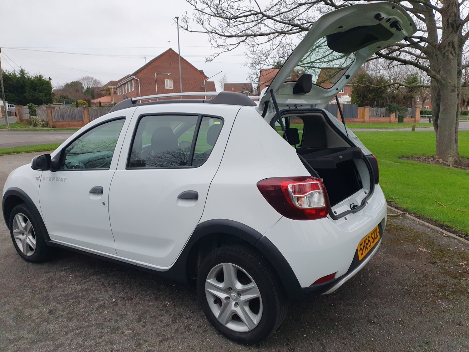 Used Dacia Sandero Stepway 2016 for sale - 77059313: Photo 12