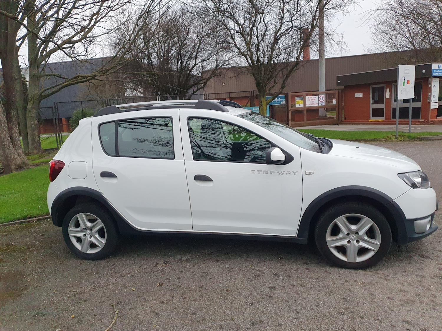 Used Dacia Sandero Stepway 2016 for sale - 77059313: Photo 17