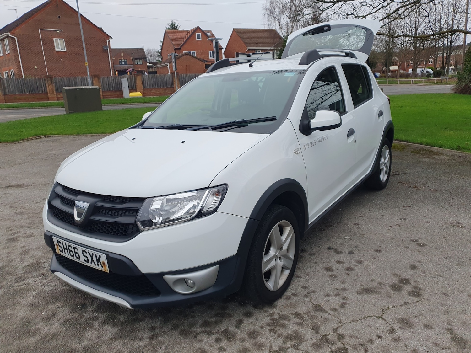 Used Dacia Sandero Stepway 2016 for sale - 77059313: Photo 19