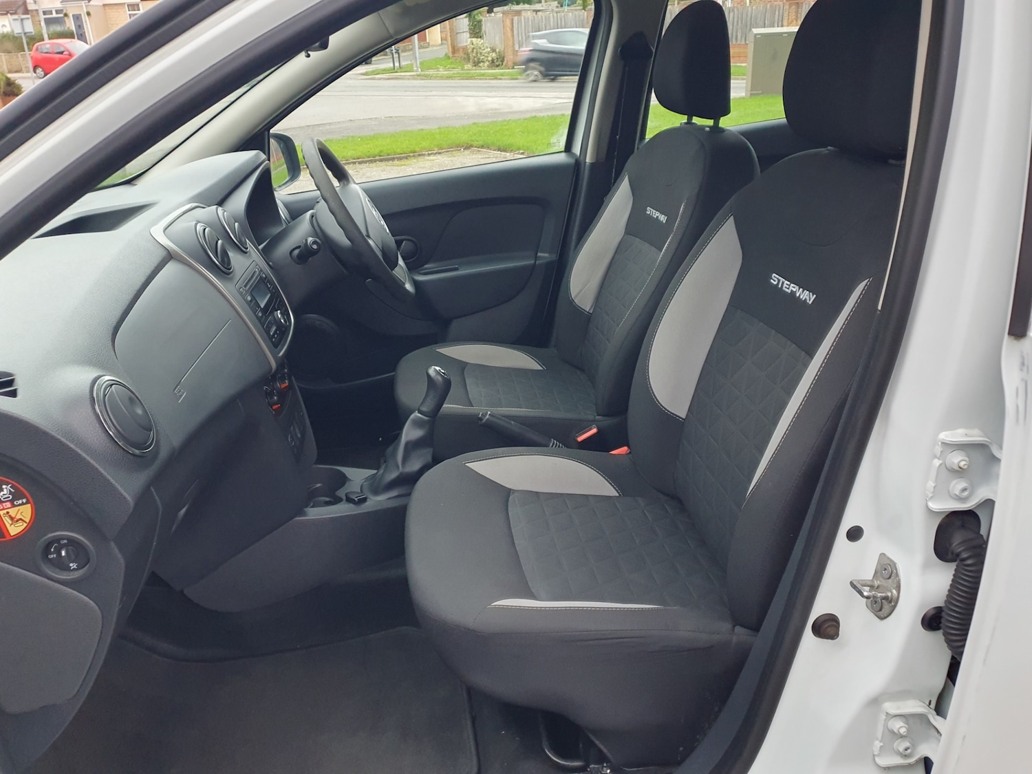 Used Dacia Sandero Stepway 2016 for sale - 77059313: Photo 40