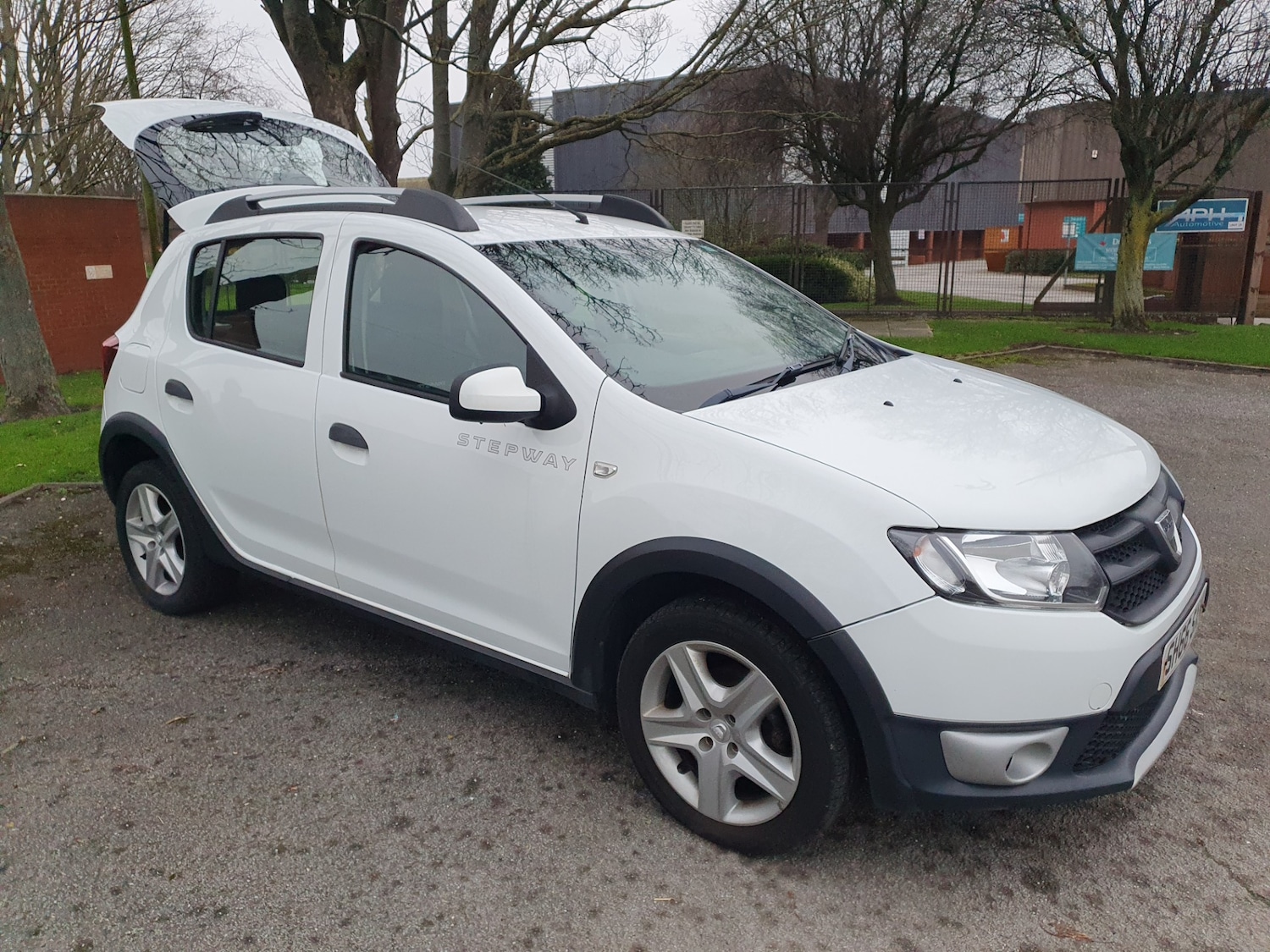 Used Dacia Sandero Stepway 2016 for sale - 77059313: Photo 47