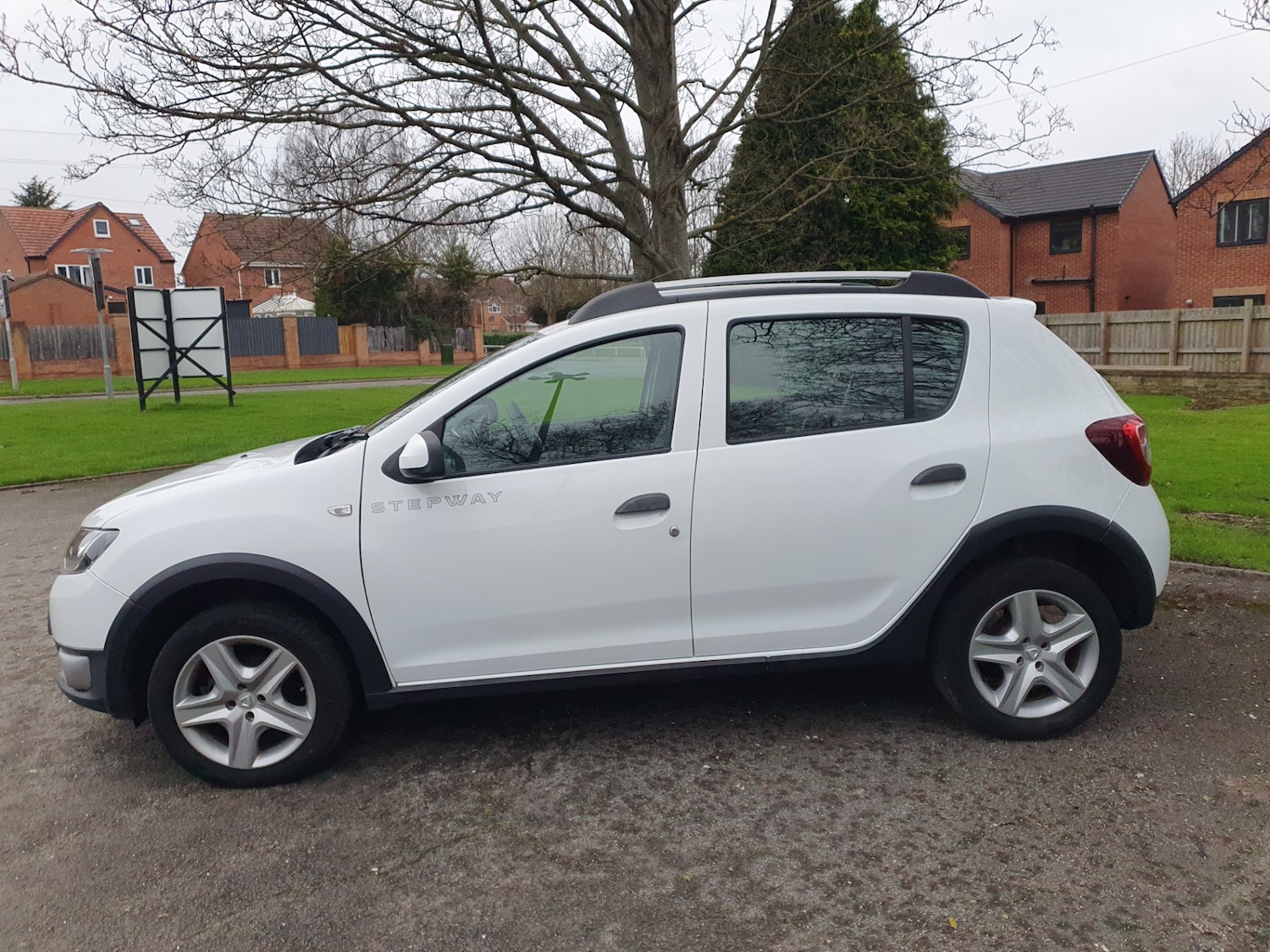 Used Dacia Sandero Stepway 2016 for sale - 77059313: Photo 59