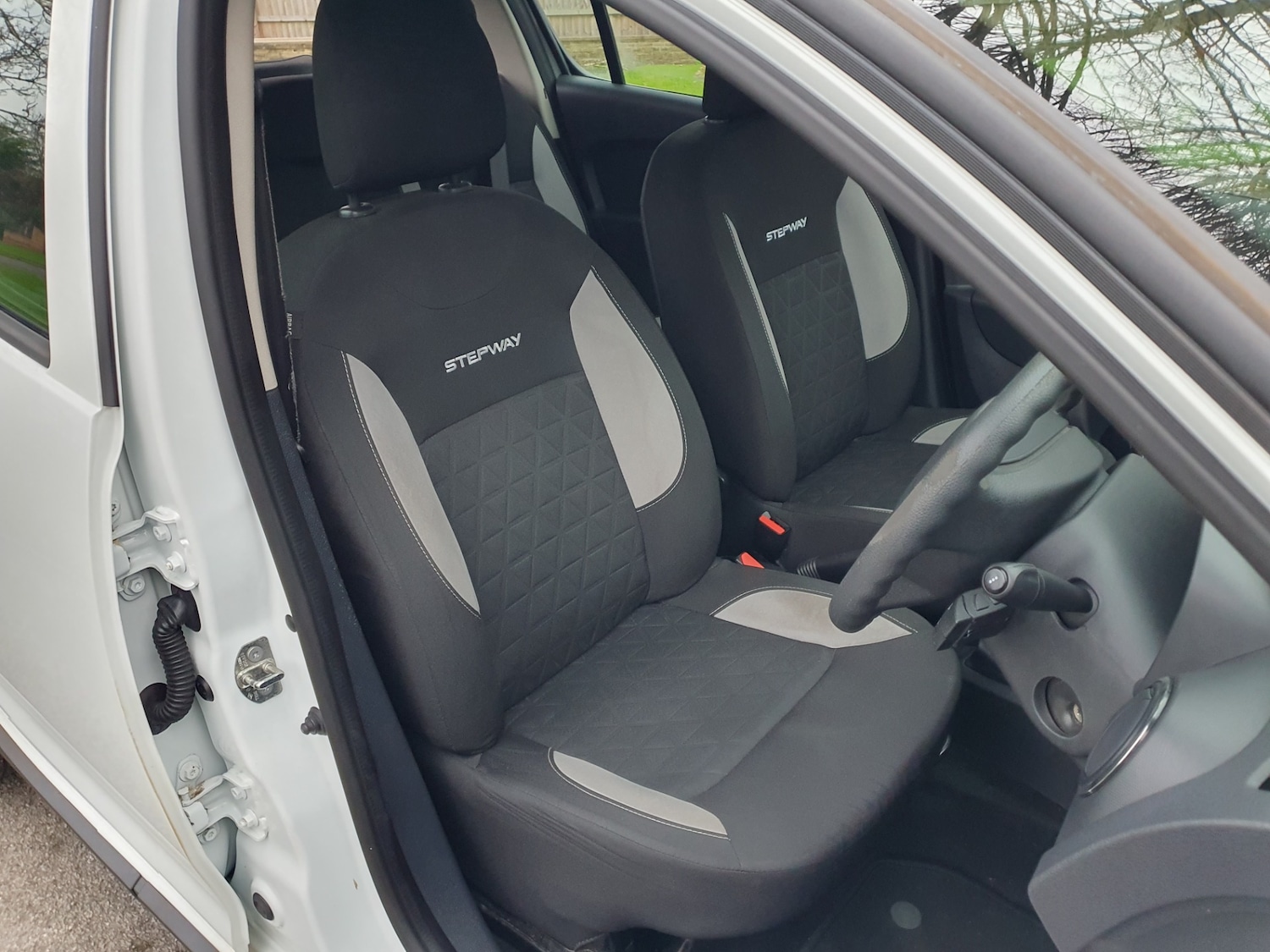 Used Dacia Sandero Stepway 2016 for sale - 77059313: Photo 7