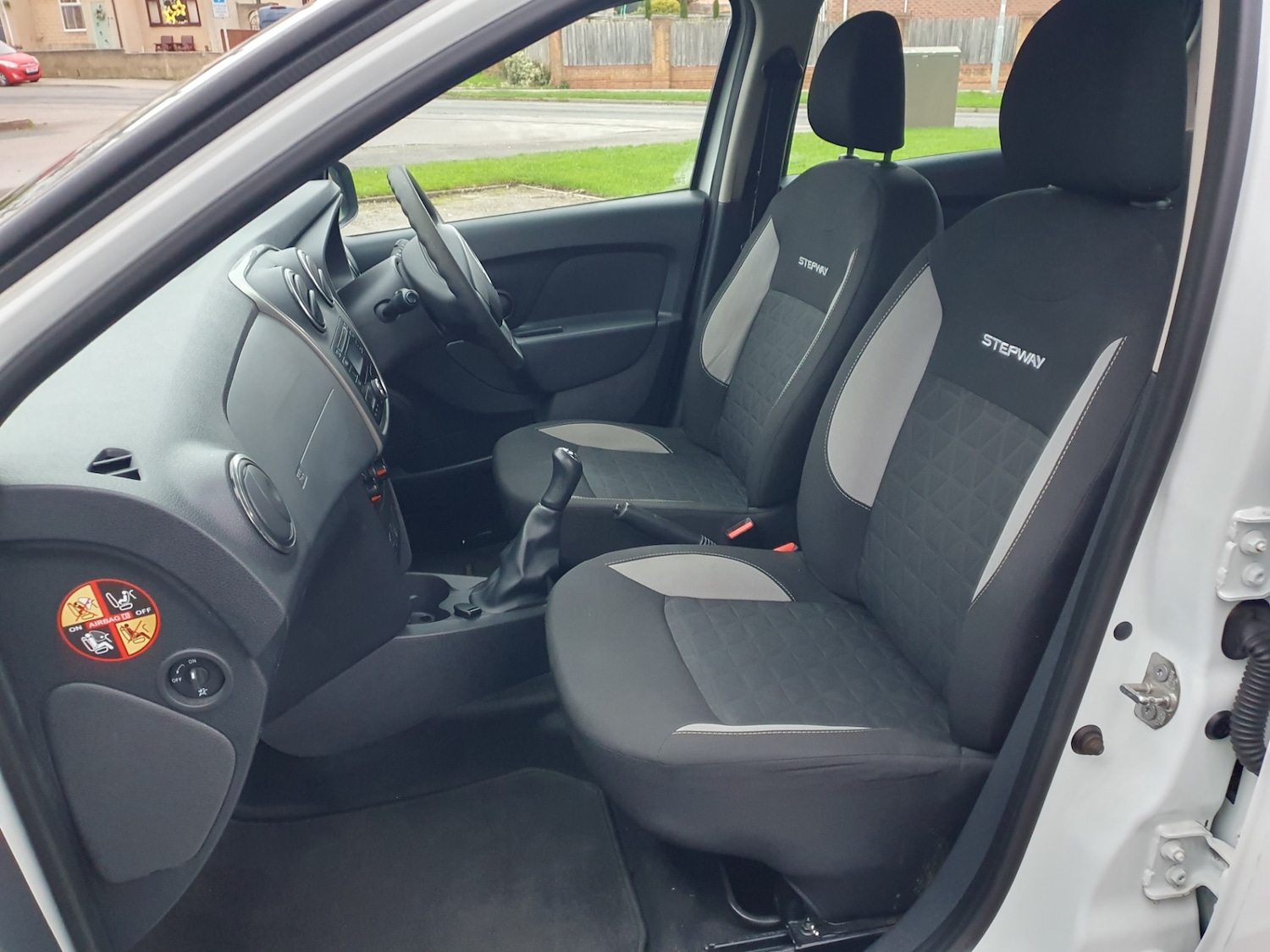 Used Dacia Sandero Stepway 2016 for sale - 77059313: Photo 8