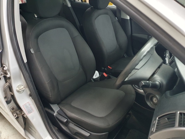 Used Hyundai i20 2013 for sale - 76300839: Photo 14