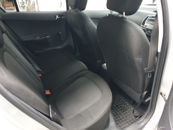 Used Hyundai i20 2013 for sale - 76300839: Photo 23