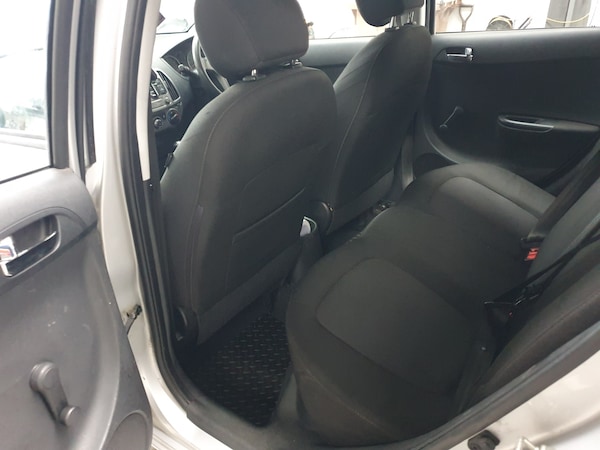 Used Hyundai i20 2013 for sale - 76300839: Photo 28